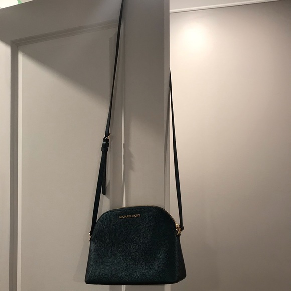 Michael Kors purse - Picture 4 of 7